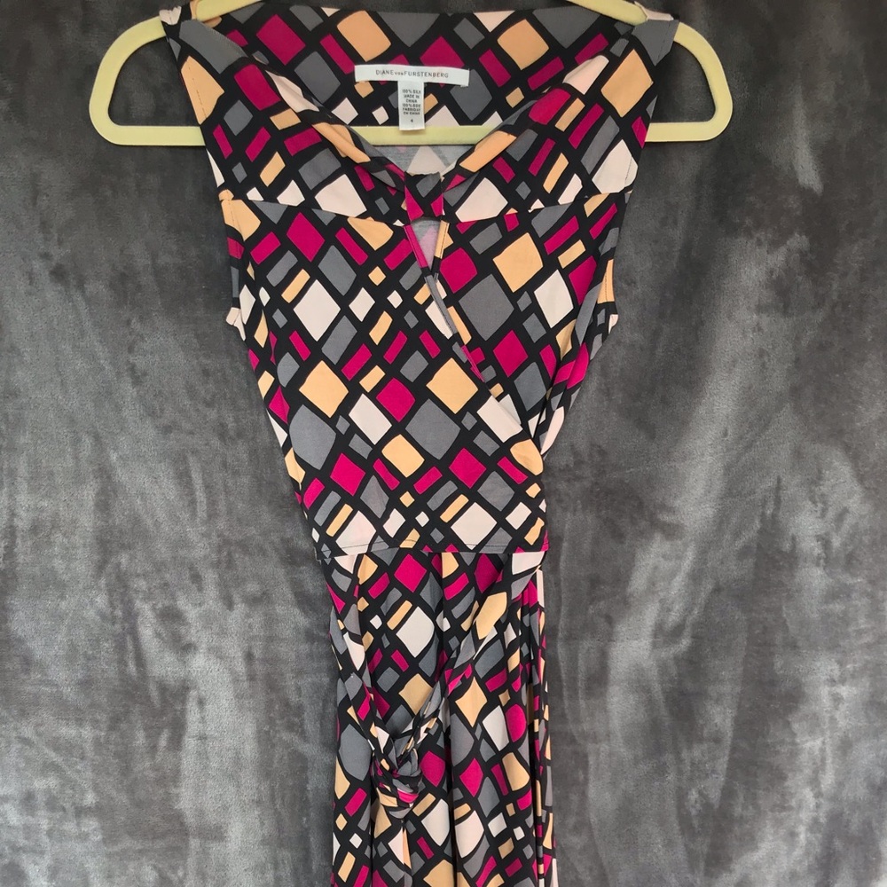 Diane von furstenberg size 0 silk wrap dress